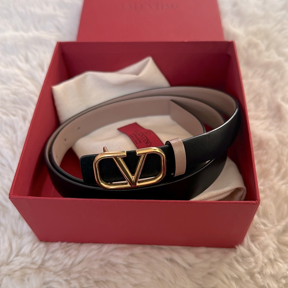 Authentic Valentino Garavani reversible belt size 85